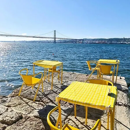 Golden Place - Cacilhas Almada Exterior photo